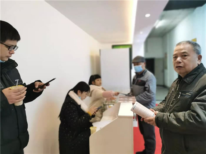 四川中青旅綿陽(yáng)分社、綿陽(yáng)市中旅假日旅行社、綿陽(yáng)自來(lái)文化傳播有限公司24H自助售貨服務(wù)盛大開(kāi)業(yè)