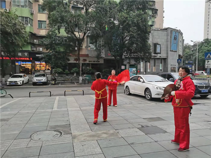 四川中青旅綿陽(yáng)分社、綿陽(yáng)市中旅假日旅行社、綿陽(yáng)自來(lái)文化傳播有限公司24H自助售貨服務(wù)盛大開(kāi)業(yè)