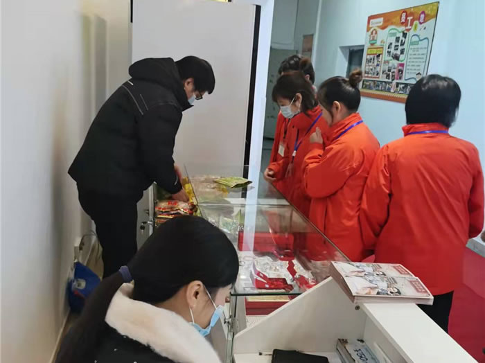 四川中青旅綿陽(yáng)分社、綿陽(yáng)市中旅假日旅行社、綿陽(yáng)自來(lái)文化傳播有限公司24H自助售貨服務(wù)盛大開(kāi)業(yè)